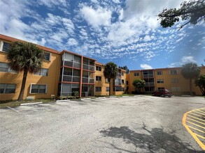 4354 NW 9th Ave, Unit 3D in Deerfield Beach, FL - Building Photo - Building Photo