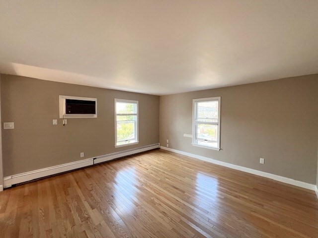 180 Adams St, Unit #1 in Newton, MA - Foto de edificio - Building Photo