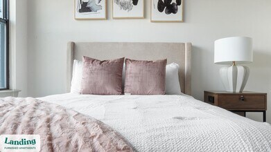 930 Howell Mill Rd NW, Unit 1316 in Atlanta, GA - Foto de edificio - Building Photo