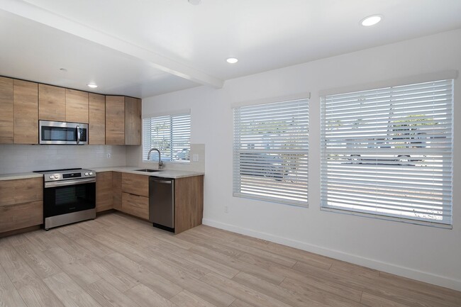 3025 Luna Ave in San Diego, CA - Building Photo - Building Photo