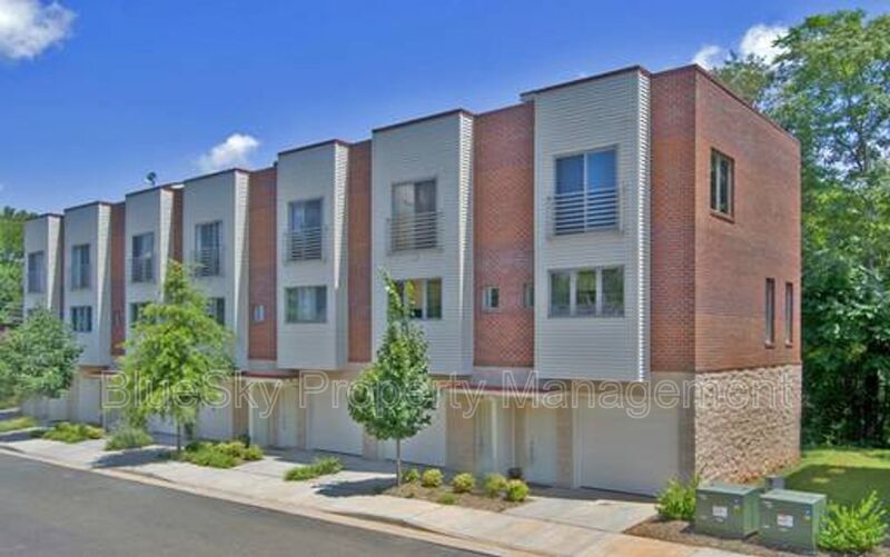 1013 Linden Ave in Charlottesville, VA - Foto de edificio