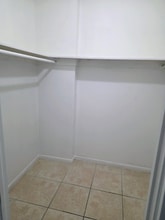 320 NE 12th Ave in Hallandale Beach, FL - Building Photo - Building Photo