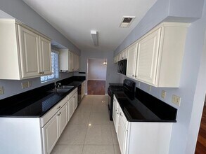 302 W Loraine St in Glendale, CA - Foto de edificio - Building Photo