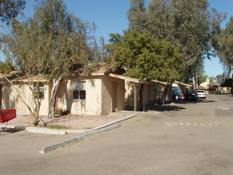 Garden Grove in Mesa, AZ - Building Photo