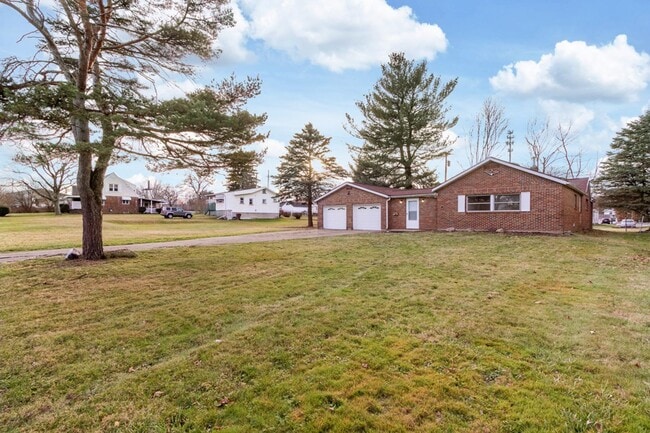 151 Belle Ave NW in Massillon, OH - Building Photo - Building Photo