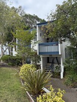 902 Camino Real, Unit 201 in Redondo Beach, CA - Building Photo