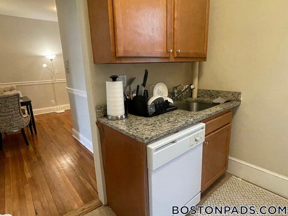 1197 Commonwealth Ave in Boston, MA - Building Photo