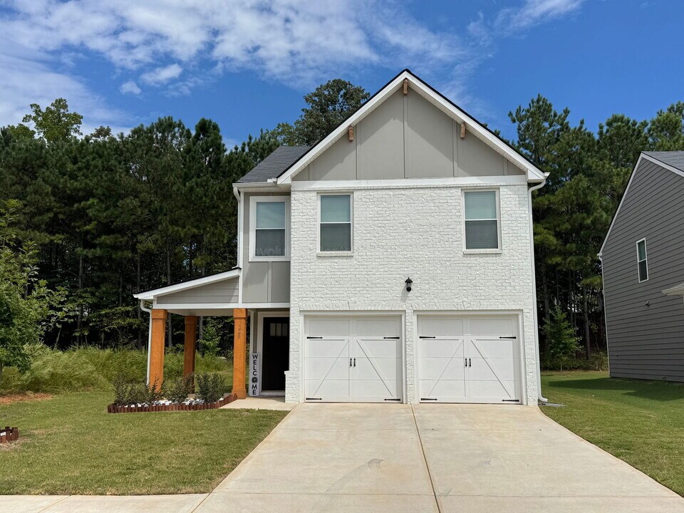 228 River Meadow Dr in Lagrange, GA - Building Photo
