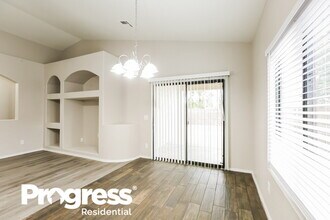 2558 W Lynne Ln in Phoenix, AZ - Building Photo - Building Photo