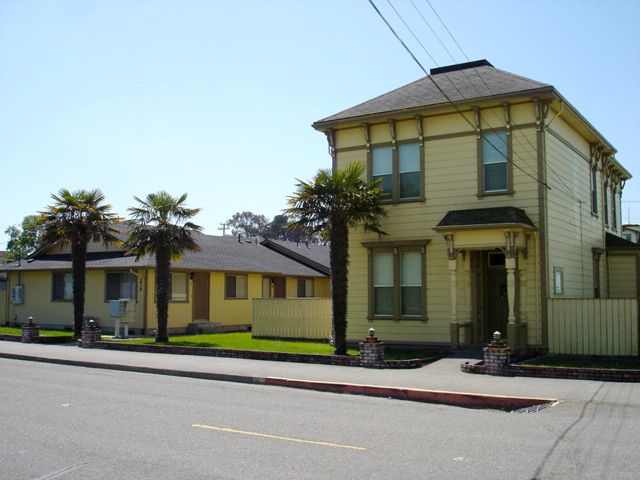 2010 Spring St, Unit 1 in Eureka, CA - Foto de edificio