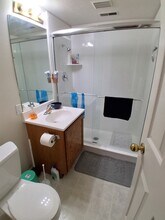 565 N 300 E in Provo, UT - Foto de edificio - Building Photo