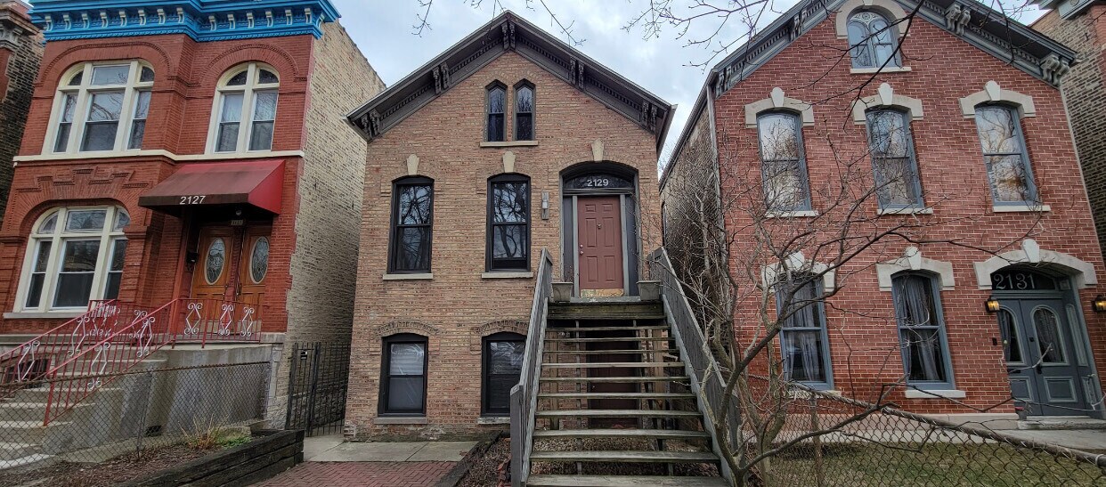 2129 W Le Moyne St in Chicago, IL - Building Photo