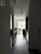 101 Erskine Ave in Toronto, ON - Building Photo - Building Photo