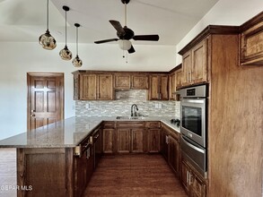11417 Tom Ulozas Dr in El Paso, TX - Building Photo - Building Photo