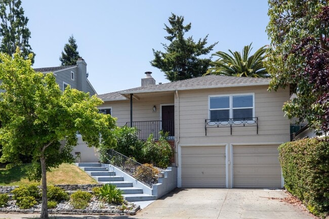 1437 Cabrillo Ave in Burlingame, CA - Building Photo - Building Photo