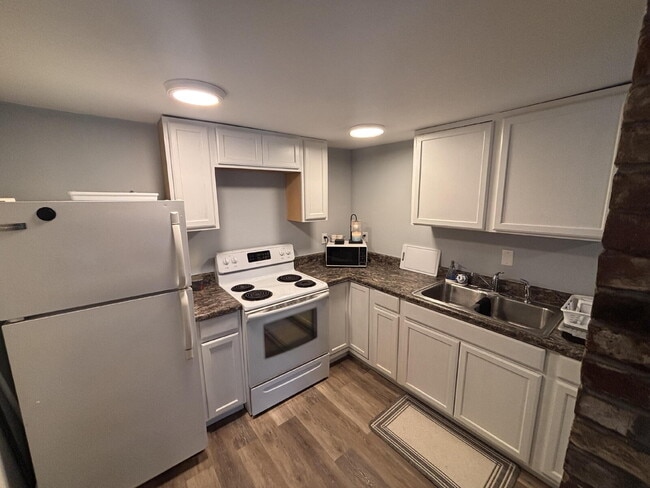 756 Middle St in Bath, ME - Building Photo - Building Photo