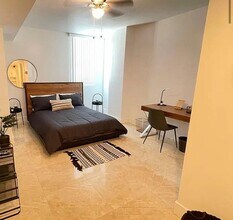 253 NE 2nd St, Unit 1501 in Miami, FL - Building Photo - Building Photo