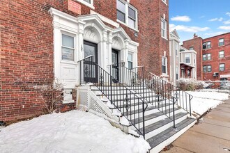 107 School St, Unit 107-1 in Boston, MA - Building Photo - Building Photo