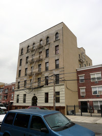 1329-1331 Clinton Ave in Bronx, NY - Foto de edificio - Building Photo