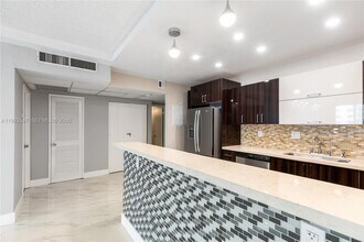 19380 Collins Ave in Sunny Isles Beach, FL - Building Photo - Building Photo