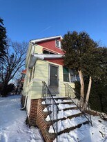 8123 Vista Ave in Garfield Heights, OH - Building Photo