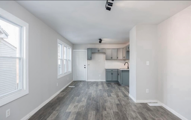 11171 Charlemagne Ave-Unit -1 in Detroit, MI - Building Photo - Building Photo