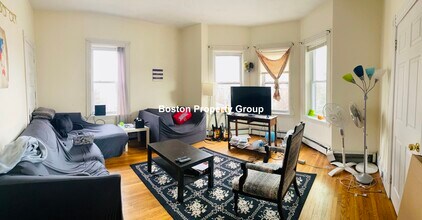 137 Saint Alphonsus St, Unit 3 in Boston, MA - Building Photo - Building Photo