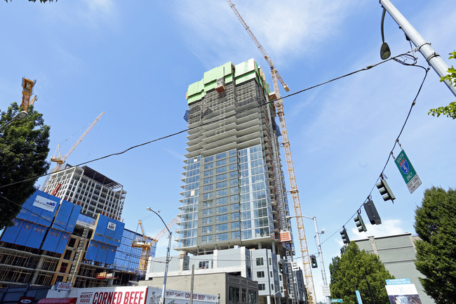 Kinects Tower in Seattle, WA - Building Photo - Building Photo