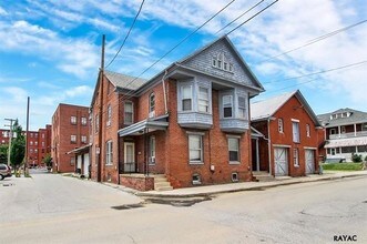 200 Carlisle Street in Hanover, PA - Building Photo - Building Photo