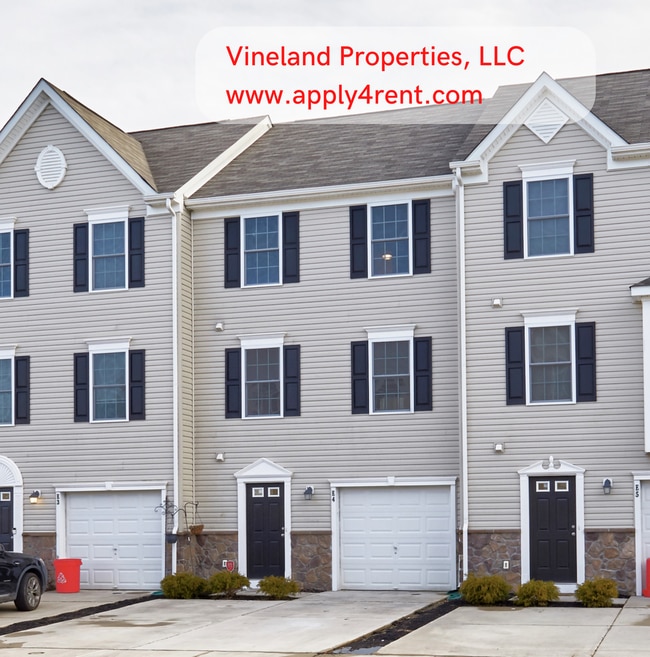 property at 2102 E Oak Rd