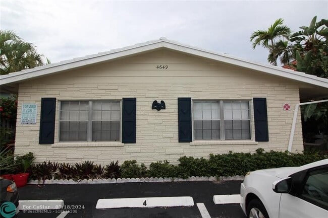 4649 Bougainvilla Dr, Unit 2 in Lauderdale-by-the-Sea, FL - Building Photo - Building Photo