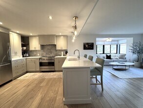 30 Ledge St, Unit #517 in Stoneham, MA - Building Photo - Building Photo
