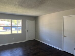 127 Deerwood Ct in Hinesville, GA - Building Photo - Building Photo