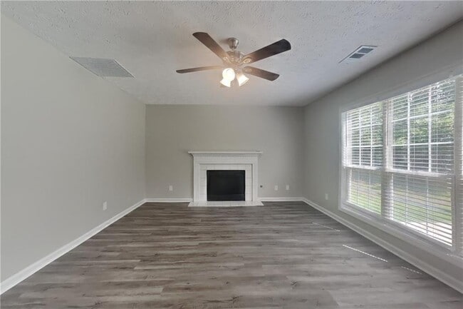 105 Meadow Crest Ct in Powder Springs, GA - Building Photo - Building Photo