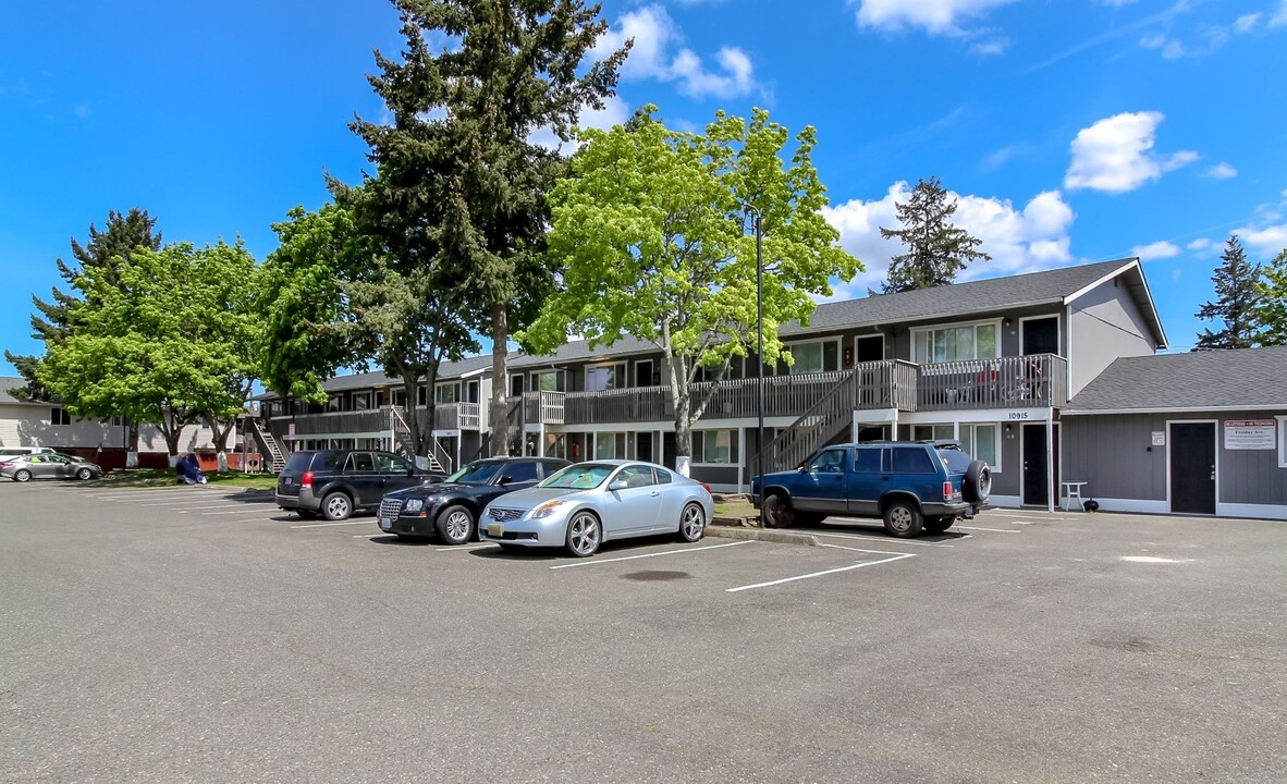 Freiday Apartments in Lakewood, WA - Building Photo