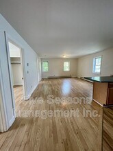 85 Manhattan Dr in Burlington, VT - Foto de edificio - Building Photo
