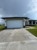 727 Aletha Ave S in Lehigh Acres, FL - Building Photo
