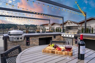 Alexan Woodinville in Woodinville, WA - Foto de edificio - Building Photo