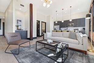 1148 S Peters St in New Orleans, LA - Building Photo