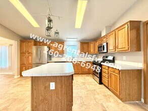 2219 Dale Dr in Fort Wayne, IN - Building Photo - Building Photo