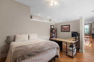 2533 N Ashland Ave in Chicago, IL - Building Photo - Building Photo