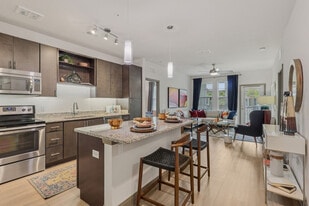 Cortland Hunters Creek in Kissimmee, FL - Building Photo