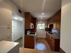 4111 Stirling Rd in Davie, FL - Building Photo - Building Photo