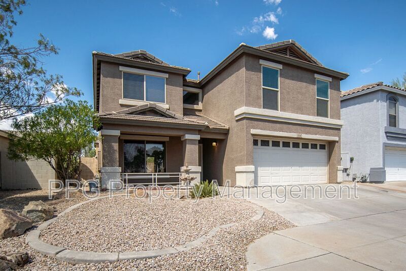 12516 W Pasadena Ave in Litchfield Park, AZ - Building Photo