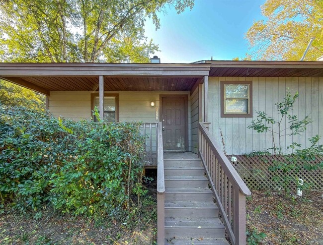 1556 Twin Lakes Cir