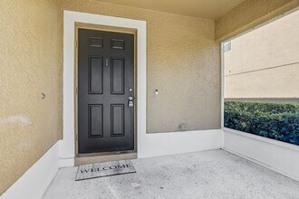 4329 Winding River Way in Land O Lakes, FL - Building Photo - Building Photo