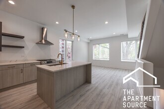 1814 W Thomas St in Chicago, IL - Building Photo - Building Photo