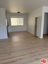 559 E Hyde Park Pl in Inglewood, CA - Building Photo - Building Photo