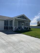 Southwest Patio Home Apartments in Chubbuck, ID - Foto de edificio - Building Photo