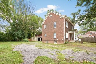 2201 East Ave in Akron, OH - Building Photo - Building Photo